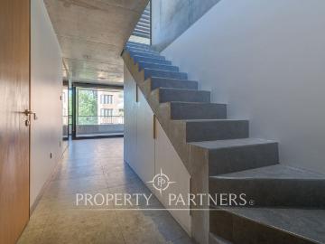 Departamento dúplex con terraza privada