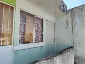 Departamento en 3er. piso en Fraccionamiento Lagos de Puente Moreno. Se entrega rehabilitado