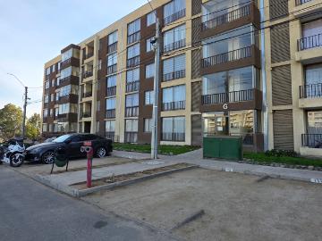 DEPARTAMENTO EN 4° PISO, 2 DORMITORIOS, 1 BAÑO Y ESTACIONAMIENTO. GASTOS COMUNES INCLUIDOS