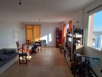 Departamento en Alem, entre Rivadavia y Moreno