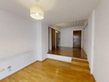 Departamento en Almagro 4 amb con balcon al frente