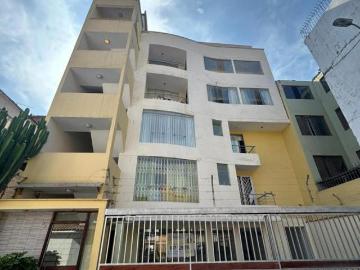 Departamento en Santiago de Surco en la urb Santa Rosa