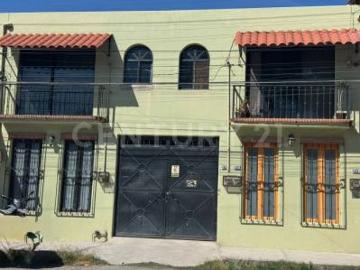 Departamento en planta alta ubicado en el corazón de Chapala