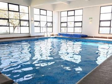 Departamento en Planta Baja con Patio | Alberca y Casa Club | Lomas del Pedregal
