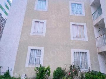 Departamento en privada en 2do piso, en paseos de la pradera, Atotonilco de tula, hgo, acepto infona