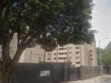 DEPARTAMENTO EN REMATE CON 3 HABITACIONES