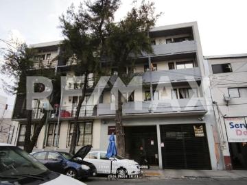 Departamento en renta con estacionamiento individual, balcón y bodega, cerca del hospital de la raza