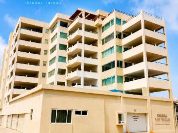 Departamento en RENTA Blvd Costero