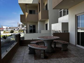 Departamento en Renta en Rosarito Centro | 3 Recámaras | Vista al Mar | A 50 m d
