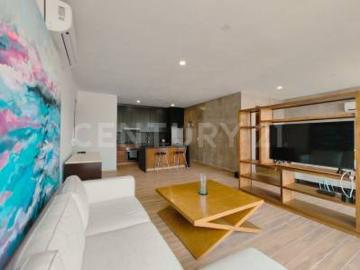 Departamento en renta en Versalles con alberca y acceso controlado