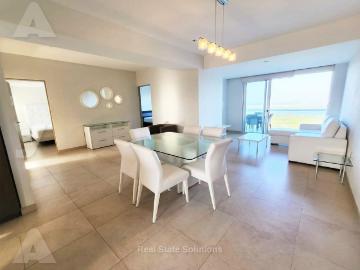 Departamento en renta Malecón Cancún, Cancún
