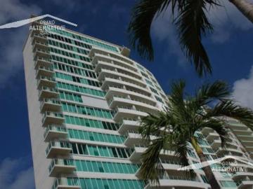 Departamento en renta Puerto Cancún, Cancún