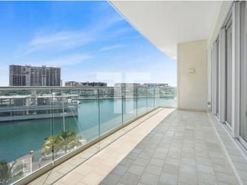 Departamento en renta Puerto Cancún, Cancún