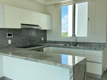 Departamento en renta Puerto Cancún, Cancún