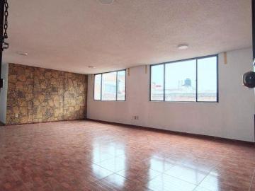 Departamento en Venta 4 Recámaras 120 m² en Segundo Piso con 2 Estacionamientos. Precio negociable