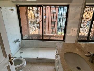 Departamento en venta c/ estacionamiento en Barrio El Golf | 3 Dormitorios por 11000.00 en Las Condes