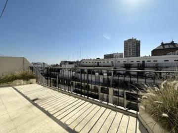 Departamento en venta con balcón terraza. Parrilla. 3 dorm. Cochera