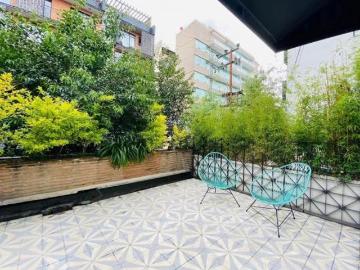 DEPARTAMENTO CON TERRAZA EXTERIOR EN EDIFICIO ART DECO RESTAURADO 70M2