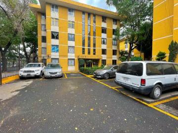 Departamento en venta de 3 habitaciones en Prados del Rosario 1 estacionamiento