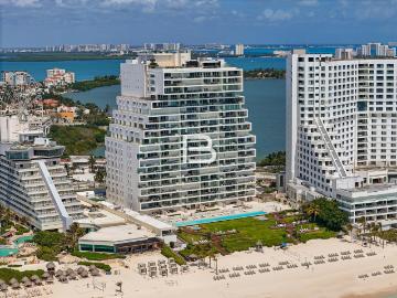 Departamento En Venta Emerald Frente Al Mar Zona Hotelera