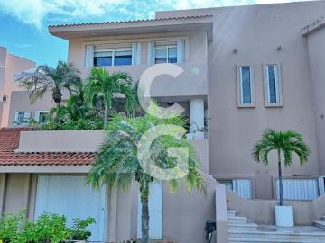 Departamento en Venta en Cancun en Residencial Isla Dorada con Vista a la laguna con 3 Recámaras