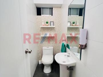 Departamento en venta en Ate a S/810,000