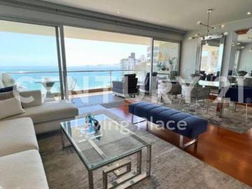 Departamento en venta en EXCLUSIVO Malecón, frente a parque Grau, Miraflores