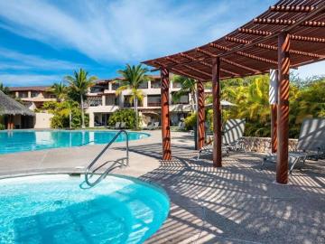 Departamento en Venta en Isla Palmares con vista Alberca en El Tigre Club de Golf Nuevo Vallarta