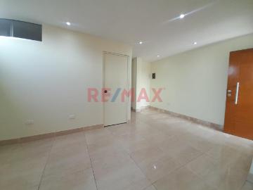 Departamento en venta en Los Olivos a S/207,000