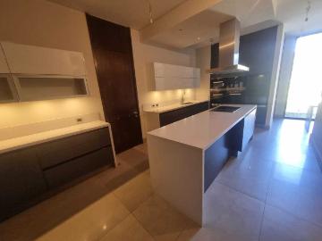 Departamento en Venta en Las Condes 3 dormitorios 4 baños