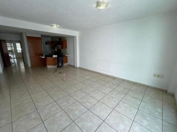 Departamento en venta en planta baja cerca de plaza mayor