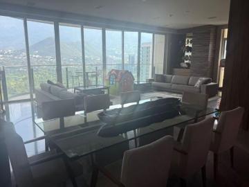 Departamento en Venta en Torre de Lujo