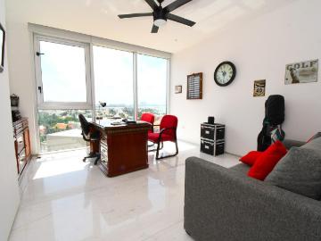 Departamento en Venta frente a la Laguna Residencial Isla Dorada Cancun