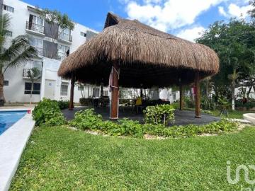 Departamento en Venta Playa del Carmen 2 Recámaras con Balcon y Amenidades