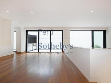 Departamento espectacular en semisótano, ubicado en el primer nivel residencial del edificio
