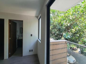 Departamento exterior con balcón y 1 cajón de estacionamiento en Portales