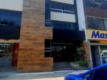 DEPARTAMENTO FLAT EN VENTA, EXCELENTE UBICACION Urb. BENAVIDES. SURCO