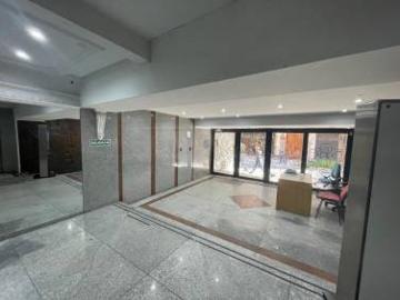 Departamento monoambiente con balcón en Venta Plaza San Martin