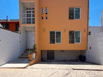 Departamento sotano + 2 niveles + terraza en renta. Ejido Gpe Victoria