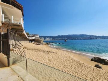 DEPARTAMENTO SOBRE PLAYA Y AV. COSTERA