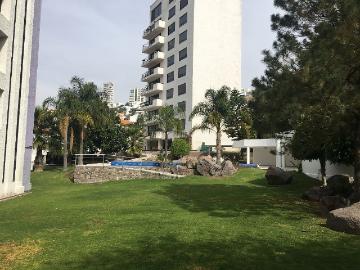 departamento semiamueblado en renta en loma dorada