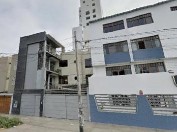 Departamento Primer Piso Con Jardin Y Cochera Cerca Ovalo Papal