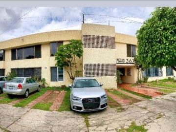 Departamento Remodelado en Venta en Lomas Altas: Ubicación Cerca de la Nueva Embajada Americana