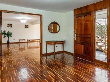 Departamento tipo casa en alquiler en corpac san isidro piso