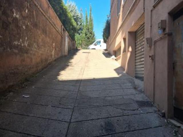 Deposito C6 a Tor Tre Teste Via Giuseppe Candiani