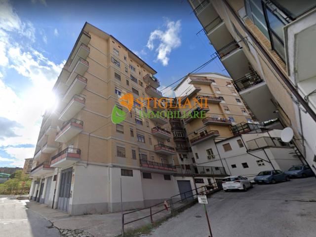 Deposito in vendita a Campobasso, Via Galanti