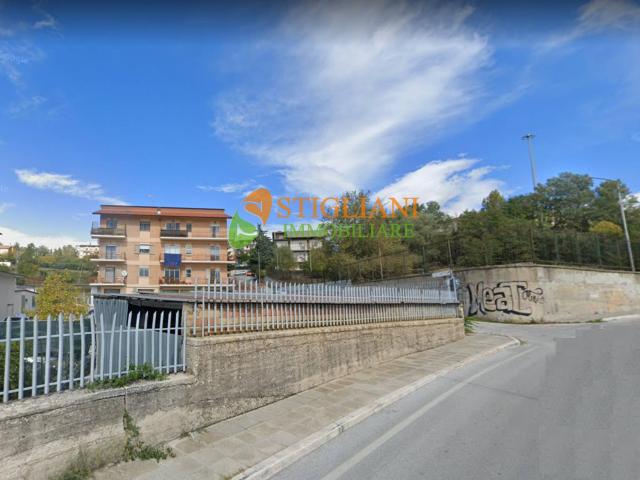 Deposito in vendita a Campobasso, Periferia