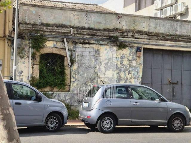 Deposito in vendita a Crotone