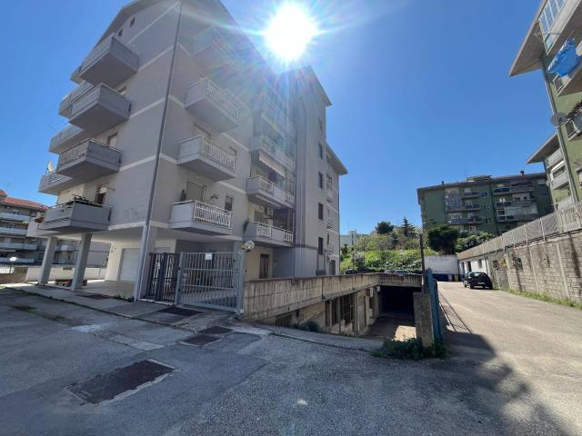 Deposito in vendita a Vasto, ZONA SEMICENTRALE