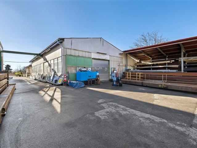 Depot 440 m2 – Top Lage – Nähe Autobahn und Einkaufsmöglichkeiten